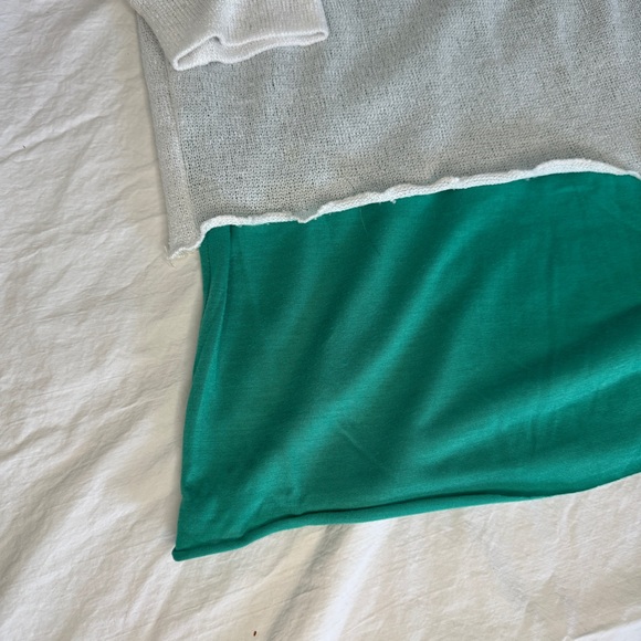 Tylie Malibu White and Teal Sweatshirt - Picture 2 of 7